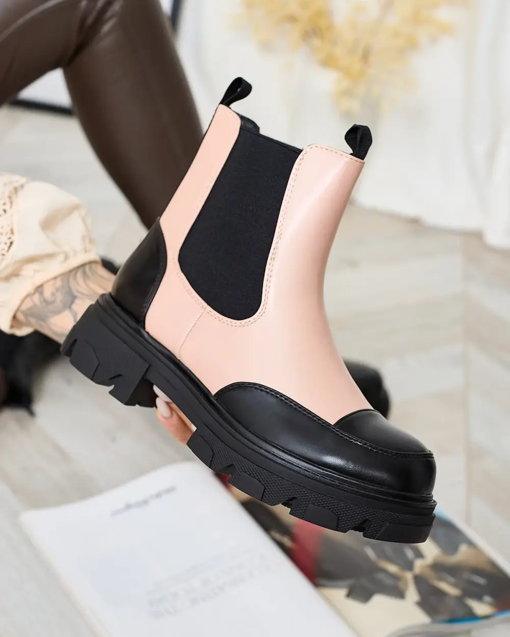 Resti Pink Women's Userrus Boots