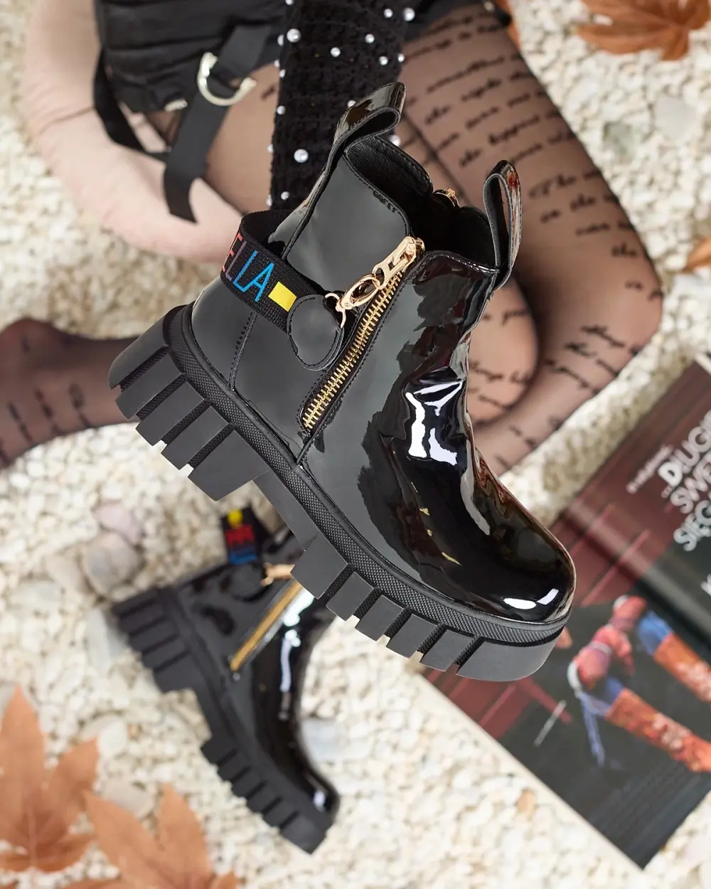 Resti Women's black patent leather boots Poirop