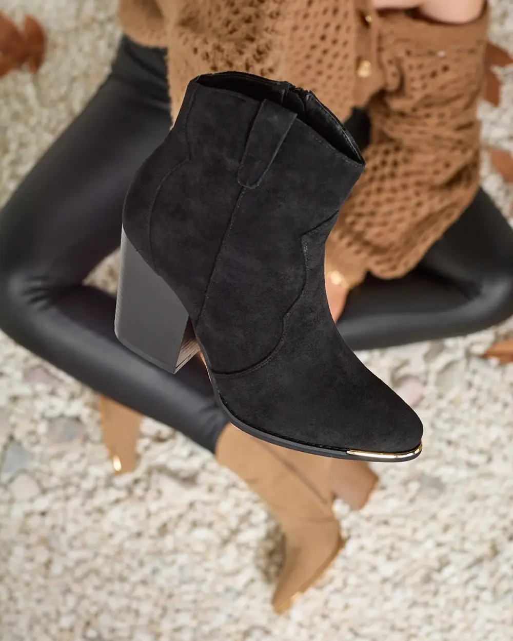 Resti Black women's insulated Diva Charms boots