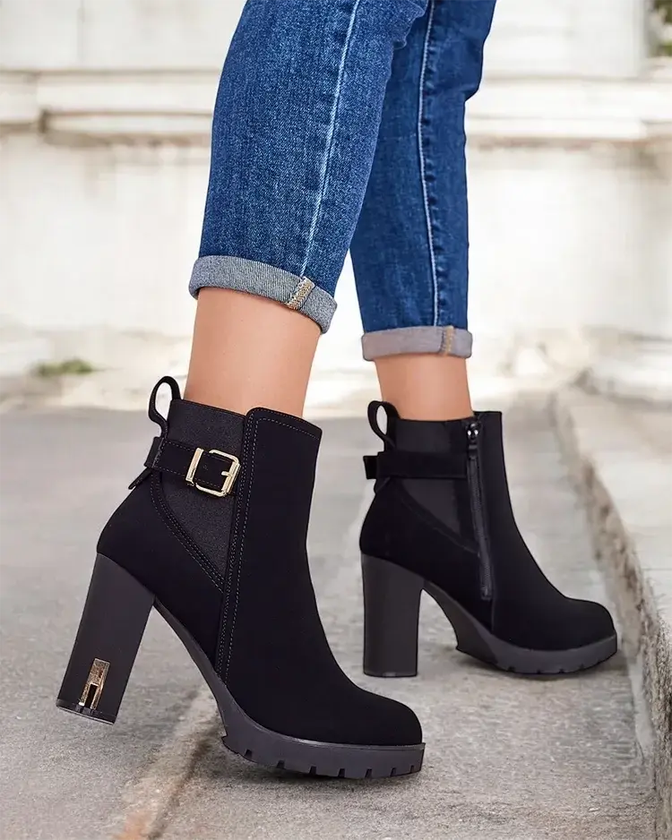 Resti Women's ankle boots on a post Axoll