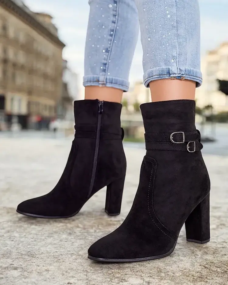 Resti Women's ankle boots on a post Aminor