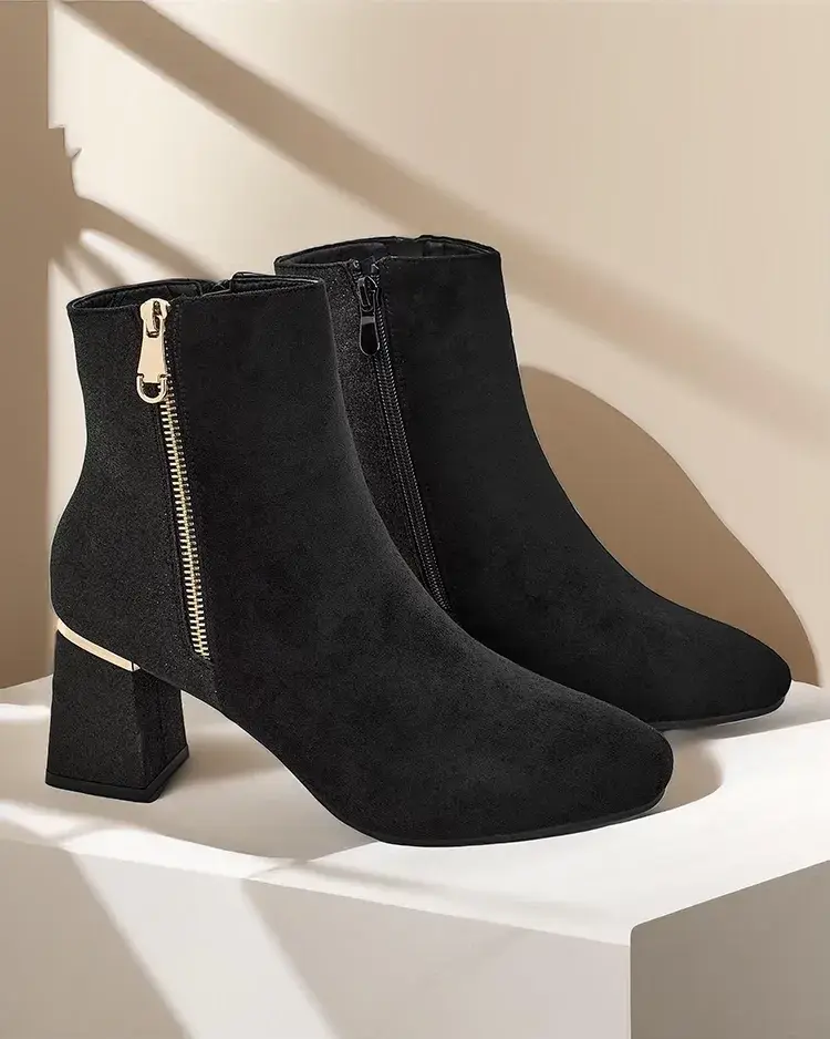 Resti Women's ankle boots on a post Boratos