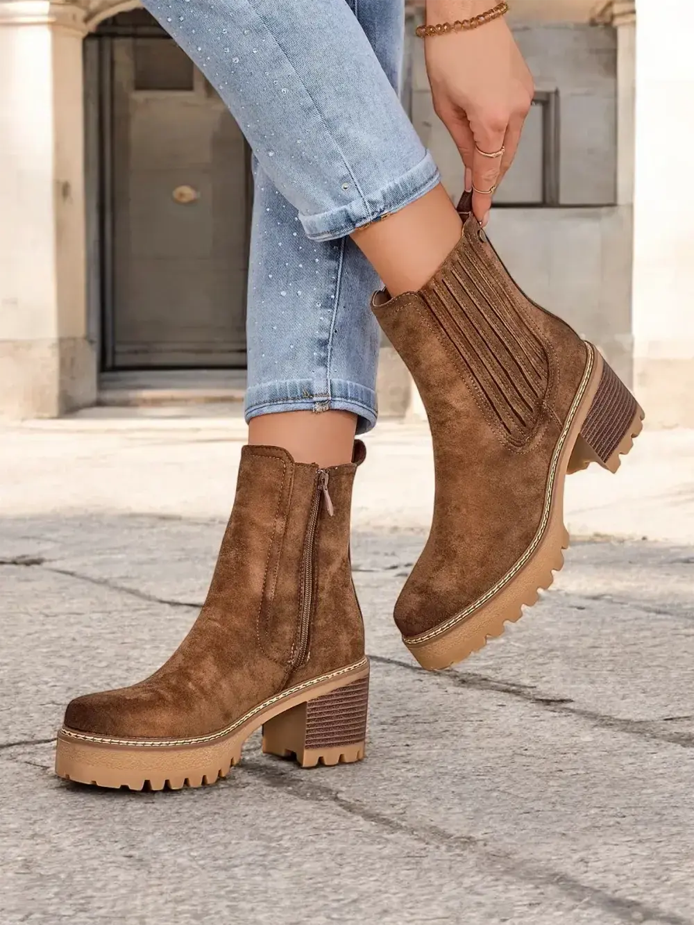 Resti Eco-suede women's ankle boots on a pillar Segiag