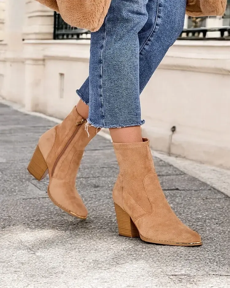 Resti Eko-suede women's ankle boots on a post Gris