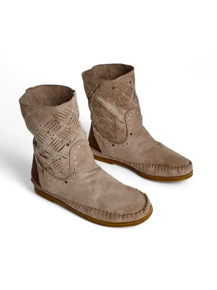 Resti Women's ankle boots on a low wedge with studs Indian Style