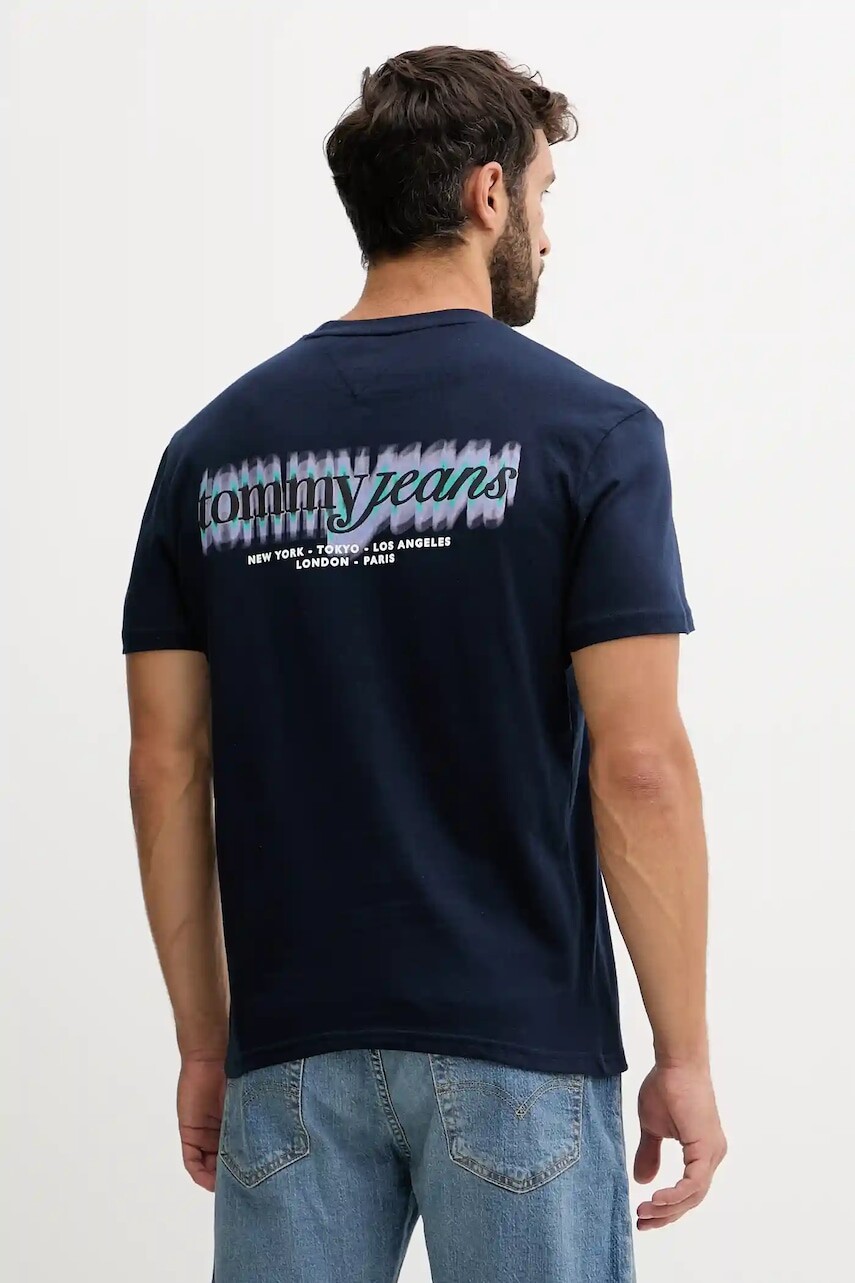 Bavlnené tričko Tommy Jeans pánske, tmavomodrá farba, s potlačou, DM0DM21982