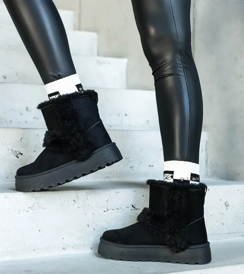 marka niezdefiniowana Čierne ekozamskové snehule na platforme zdobené kožušinou Peters.