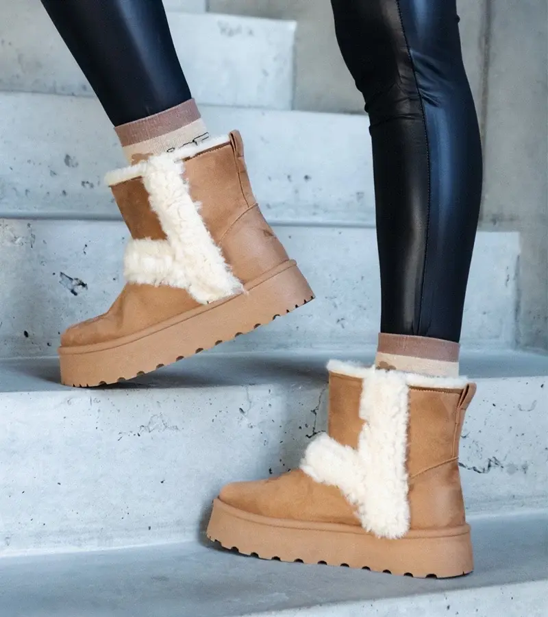 marka niezdefiniowana Tmavobežové ekozamskové snehule na platforme zdobené kožúškom Peters.