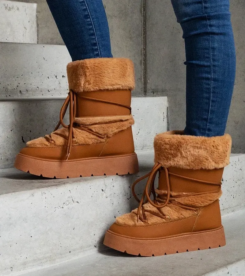 marka niezdefiniowana Hnedé zateplené šnurovacie snehule zdobené kožušinou Istiss