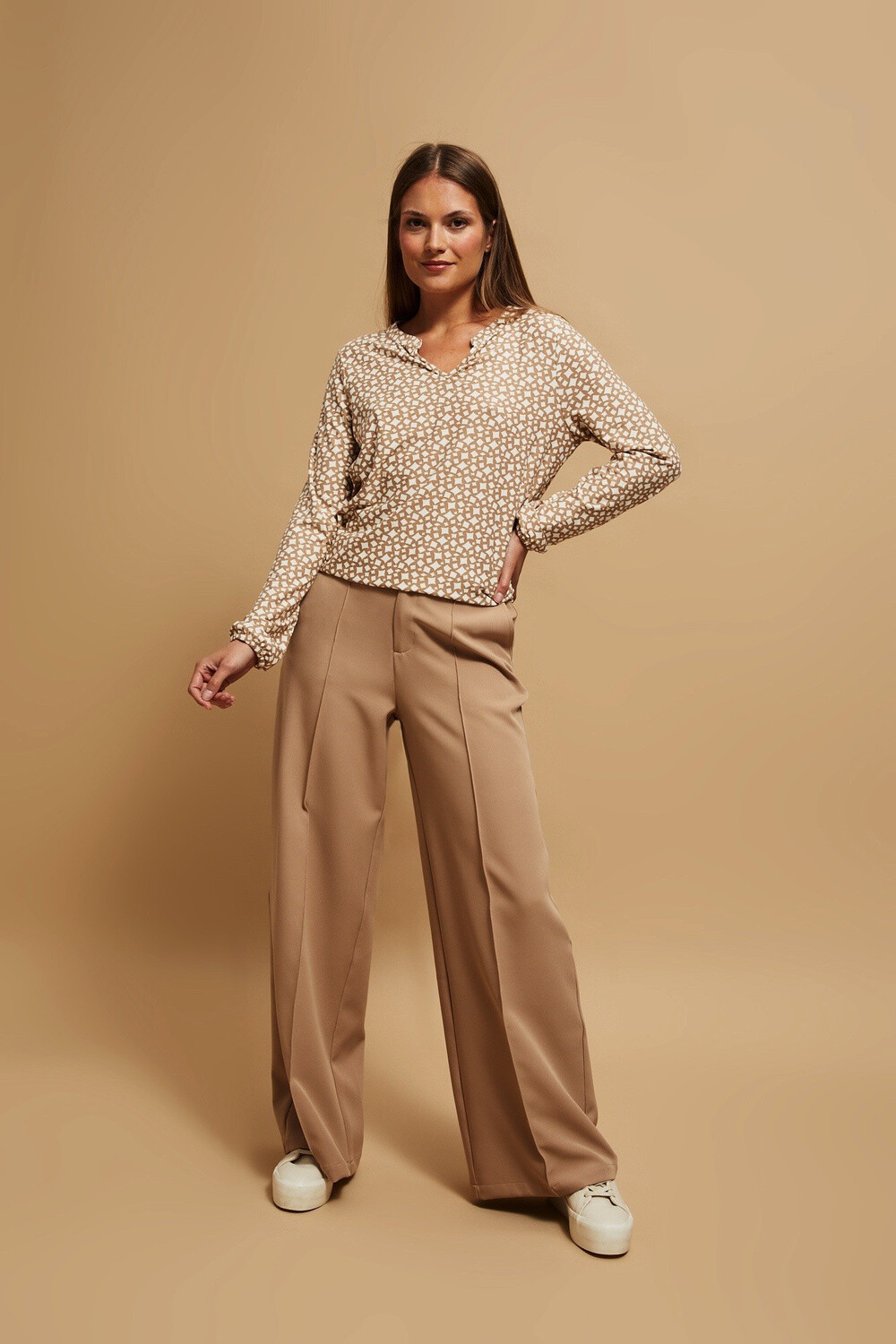 Marisse Patterned V-Neck Blouse With Pearl