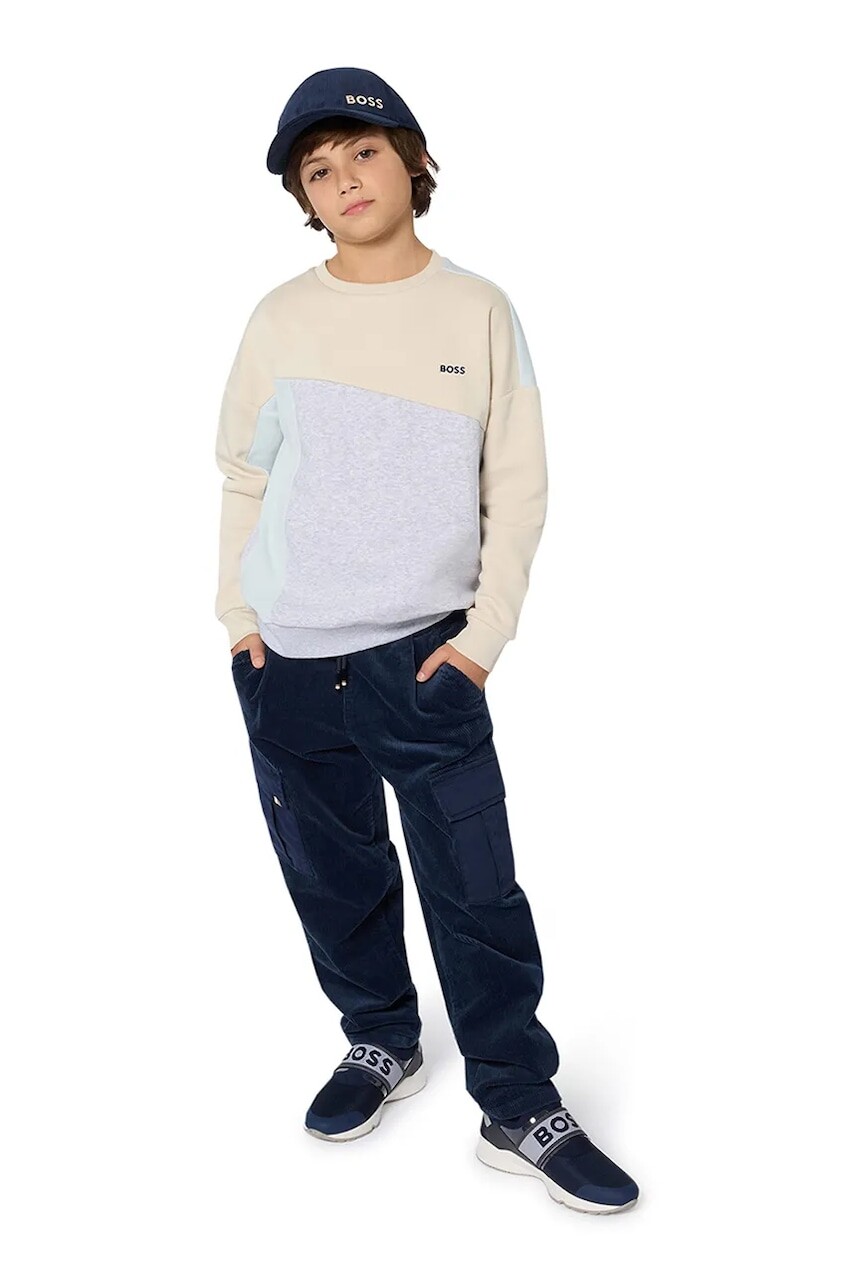 Detská bavlnená šiltovka BOSS tmavomodrá farba, J52717