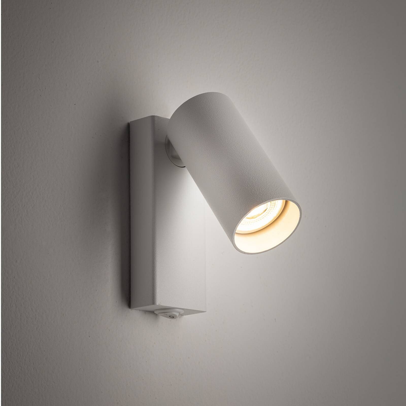 Nástenné svietidlo FOURTY, biele, výška 17 cm, kov, GU10