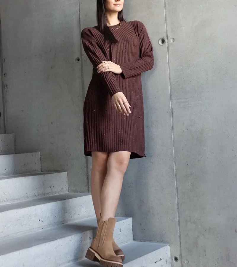 marka niezdefiniowana Hnedá midi šaty s leskom Kadyra