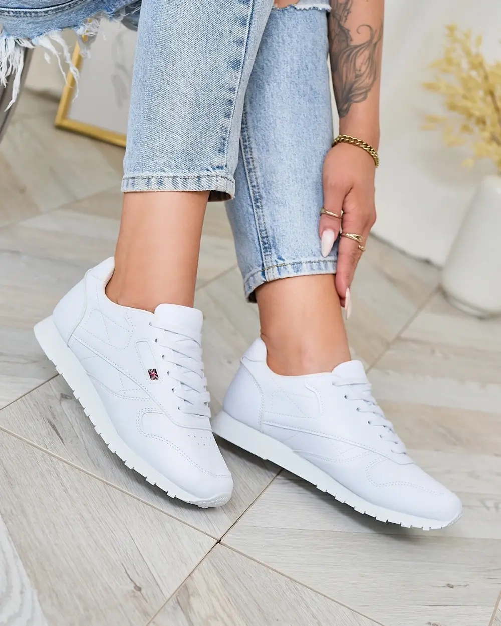 Resti Classic Women's White Reurabos Sports Shoes