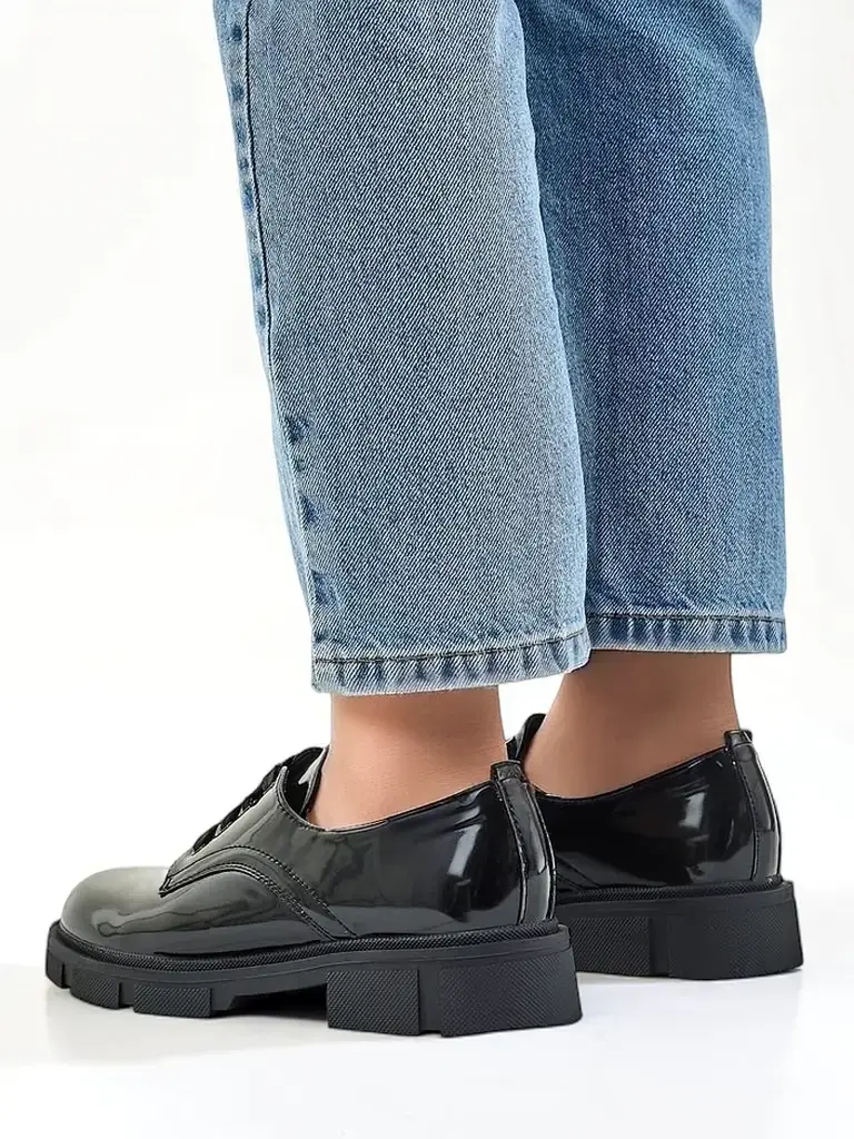 Resti Women's patent leather shoes Omey