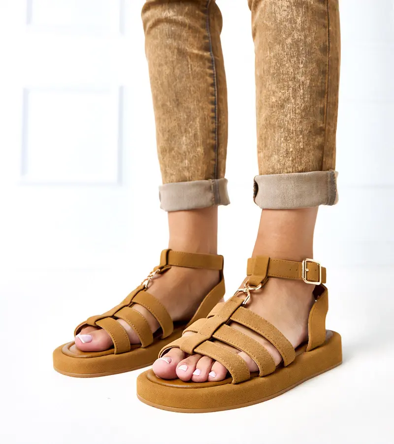 marka niezdefiniowana Hnedé rímske sandále zapínané na členku Nargiz