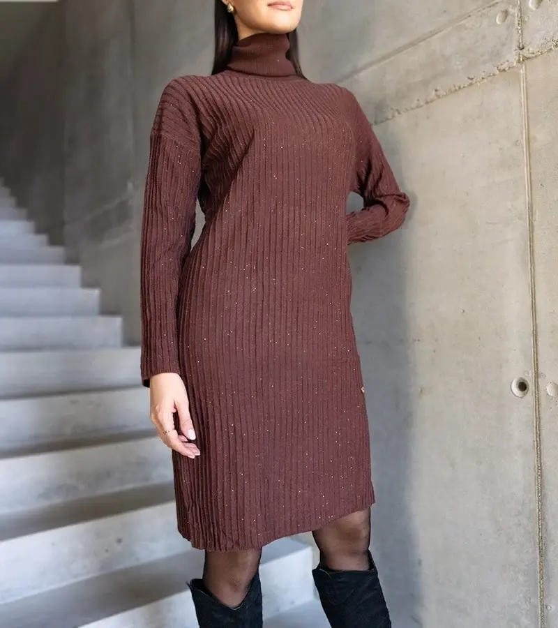 marka niezdefiniowana Hnedá midi šaty s leskom a golierom Kusama.