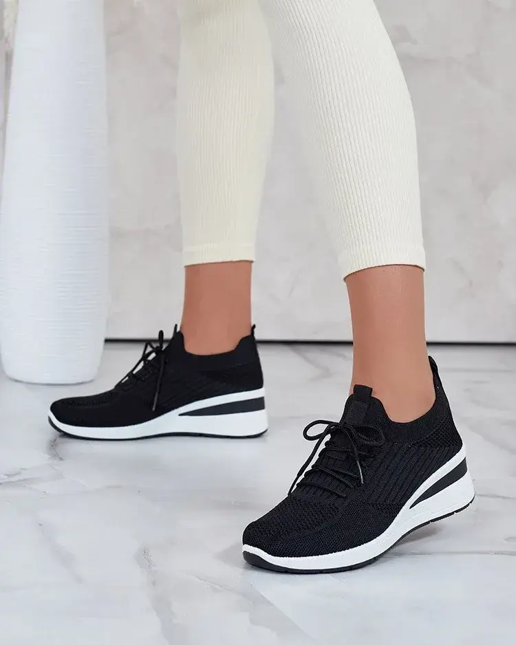 Resti Women's Sports Shoes with Hidden Anchor Avese