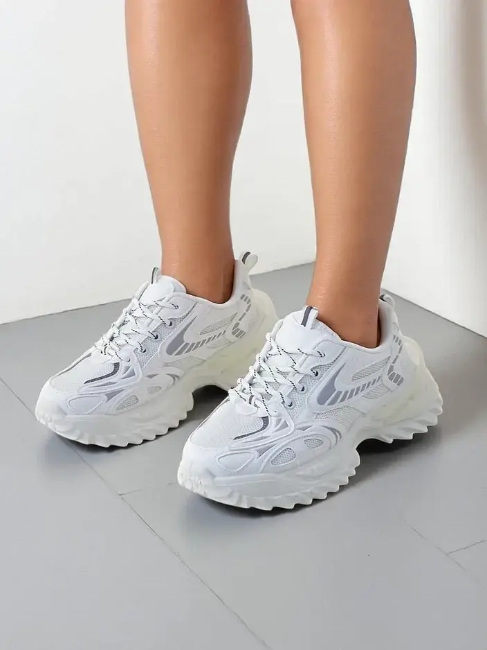 Resti Women's Sporty Sneakers on a Thicker Sole Annete