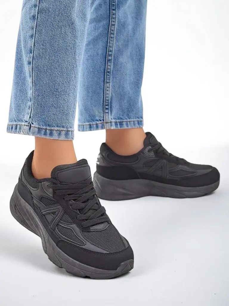 Resti Women's sport sneakers on a thicker sole Moderax