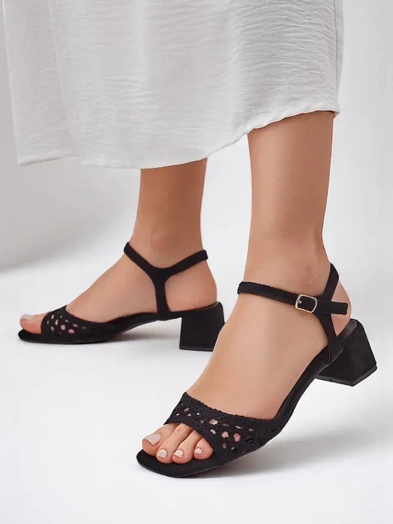 Resti Women's perforated sandals Azopi