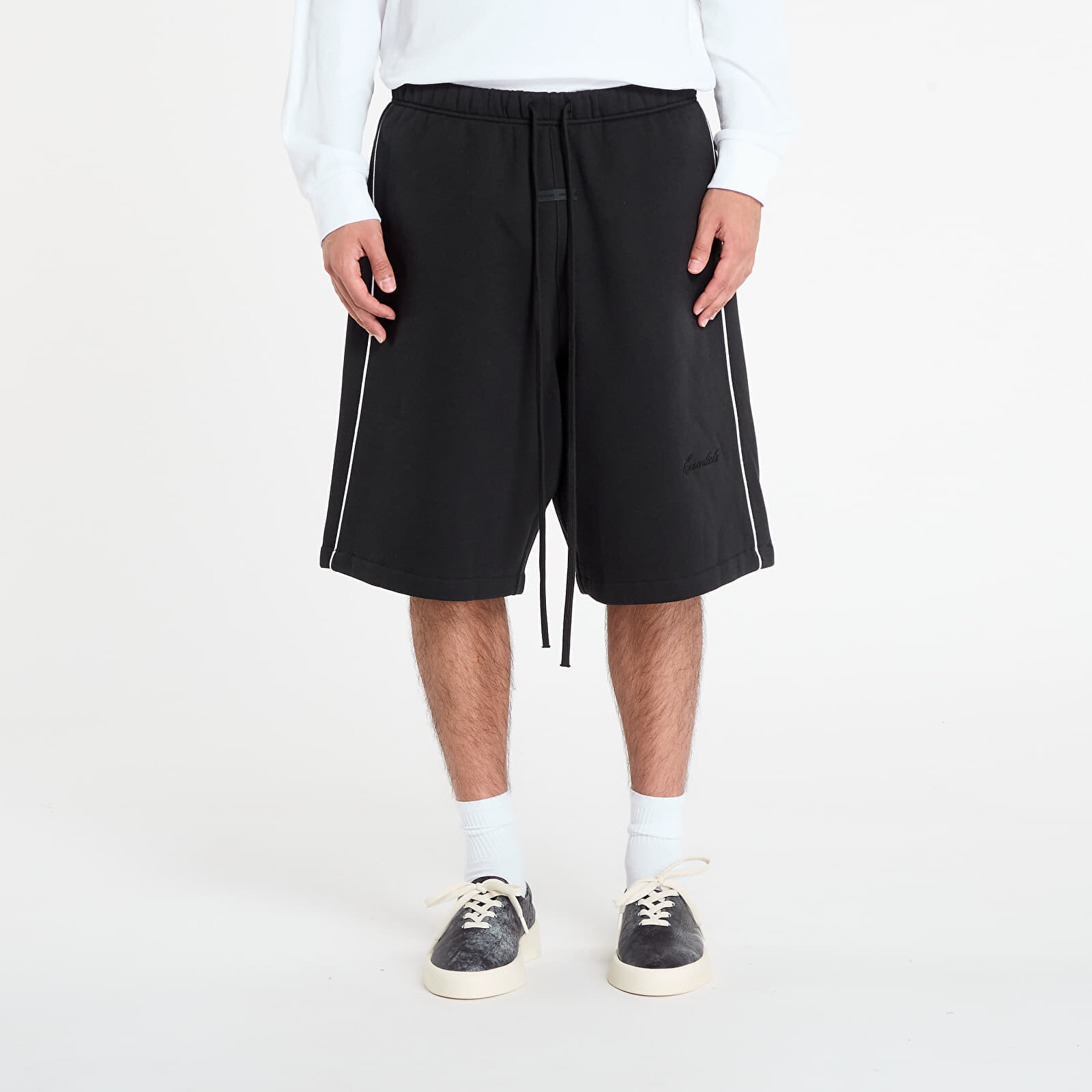 Fear of God Essentials Relaxed Sweatshort With Piping Jet Black/ Cloud White L