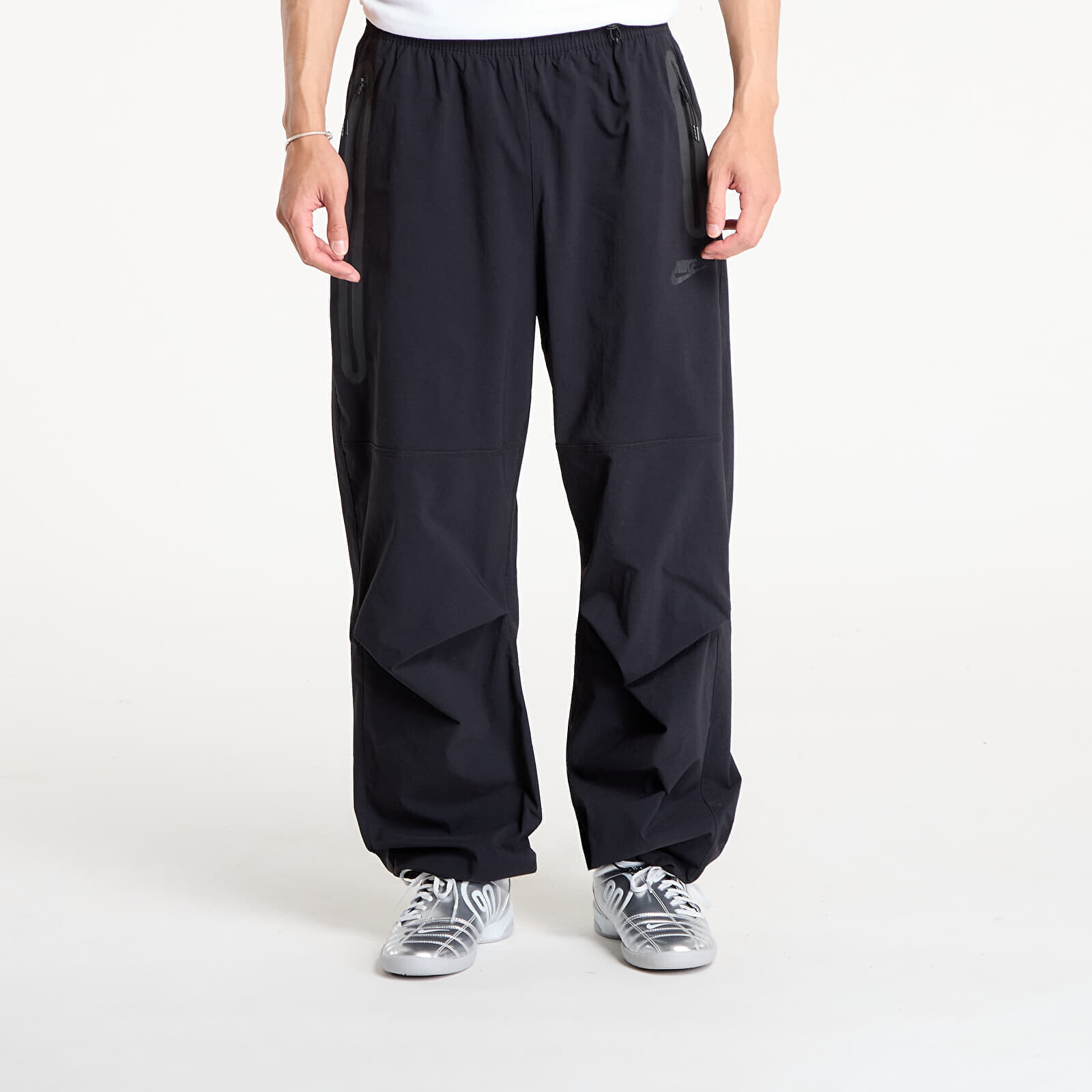 Kalhoty Nike Tech Men's Woven Oversized Pants Black/ Black/ Black L