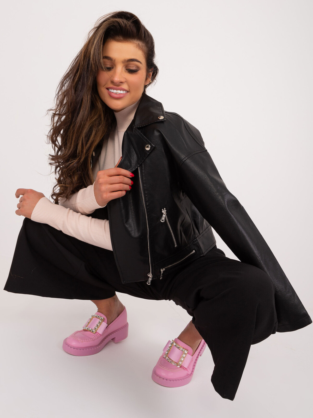 Čierna motorkárska bunda so zipsom