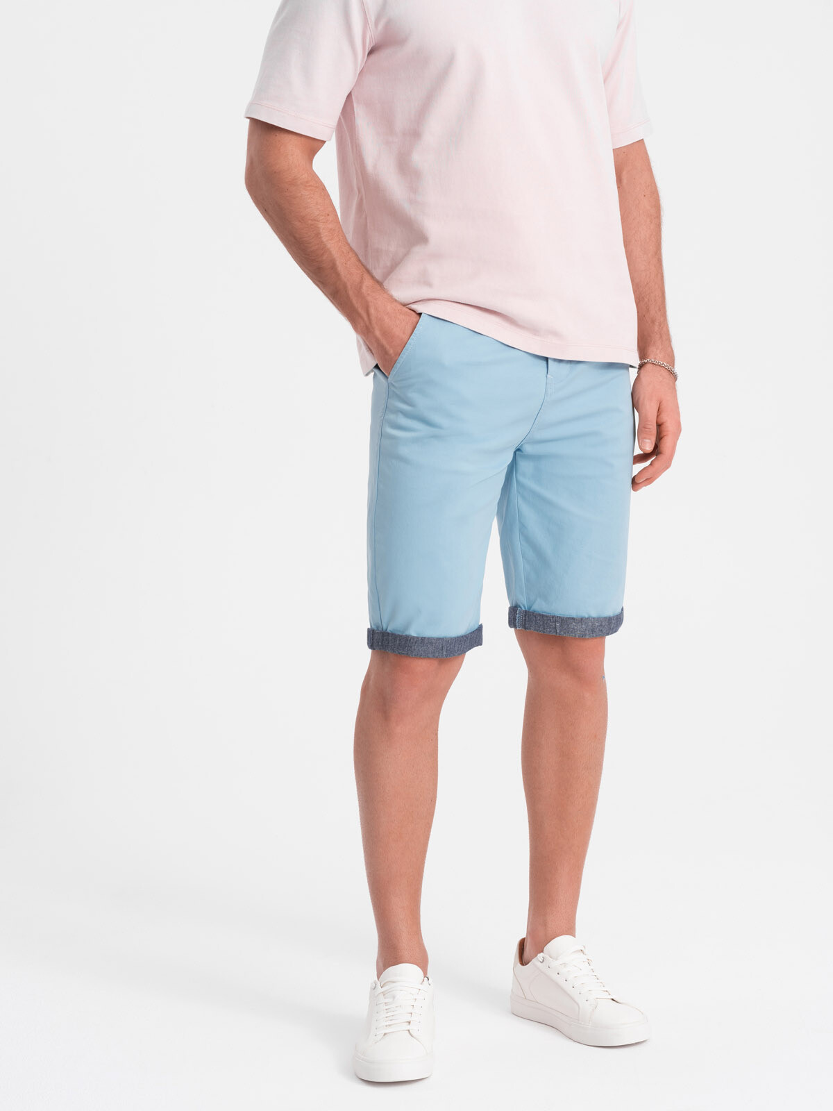 Ombre Men's chinos shorts with contrasting turn-up