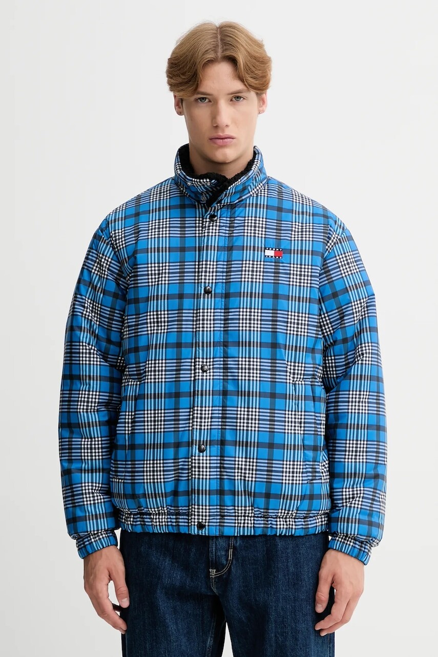 Obojstranná bunda Tommy Jeans modrá farba, zimná, DM0DM22064