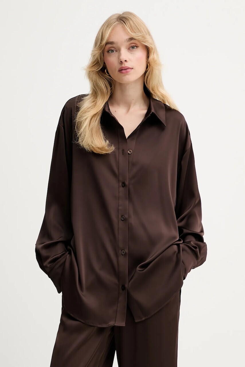Košeľa Gestuz hnedá farba, voľný strih, s klasickým golierom, 10910673