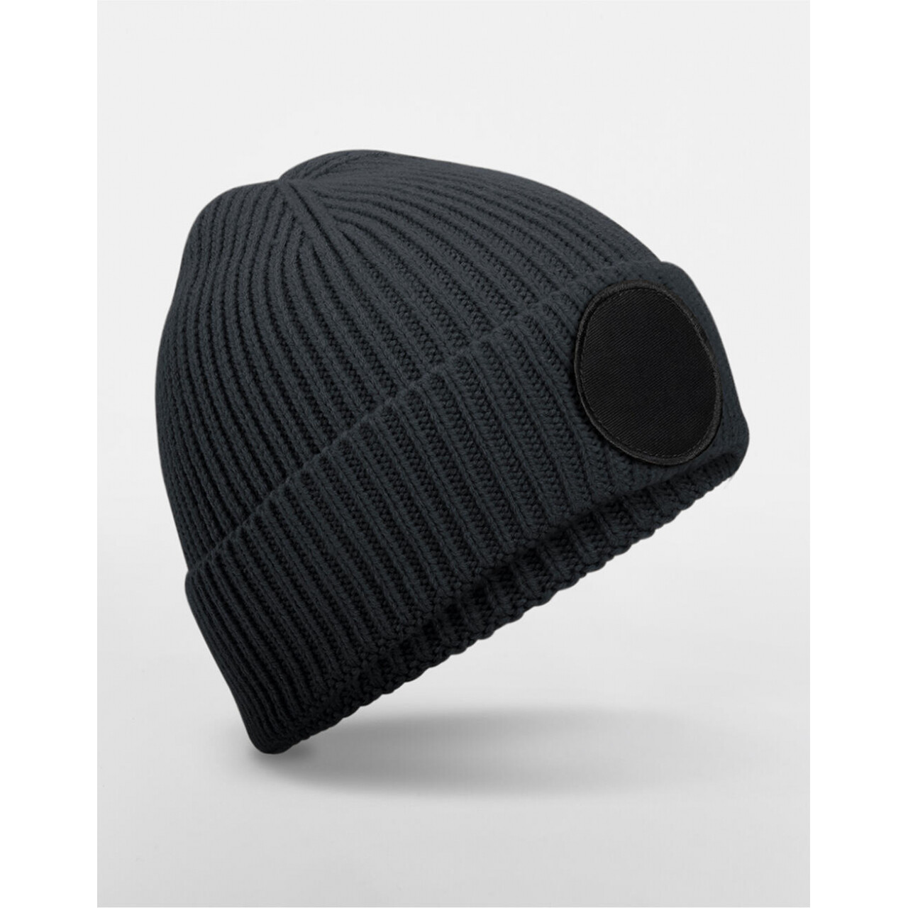 Čiapka zimná Beechfield Circular Fashion Patch - tmavo sivá