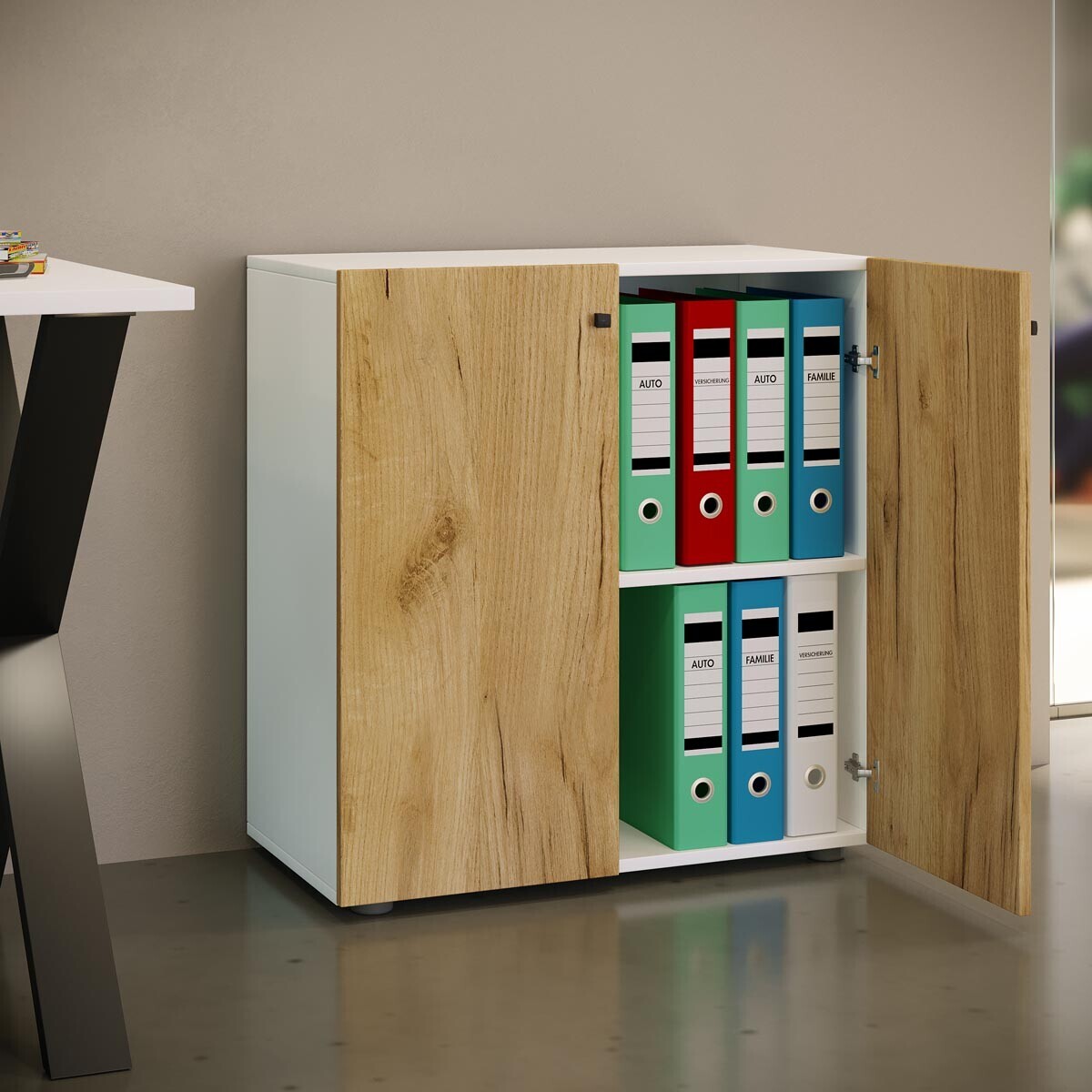 Kancelářská skříň Lona L s otočnými dvířky, bílá