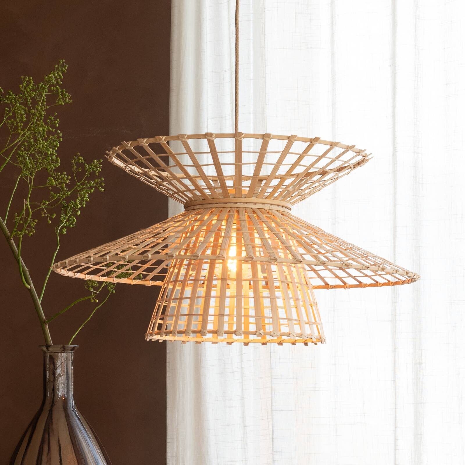 GOOD & MOJO Závesné svietidlo Machu Picchu, prírodné, Ø 57 cm, bambus