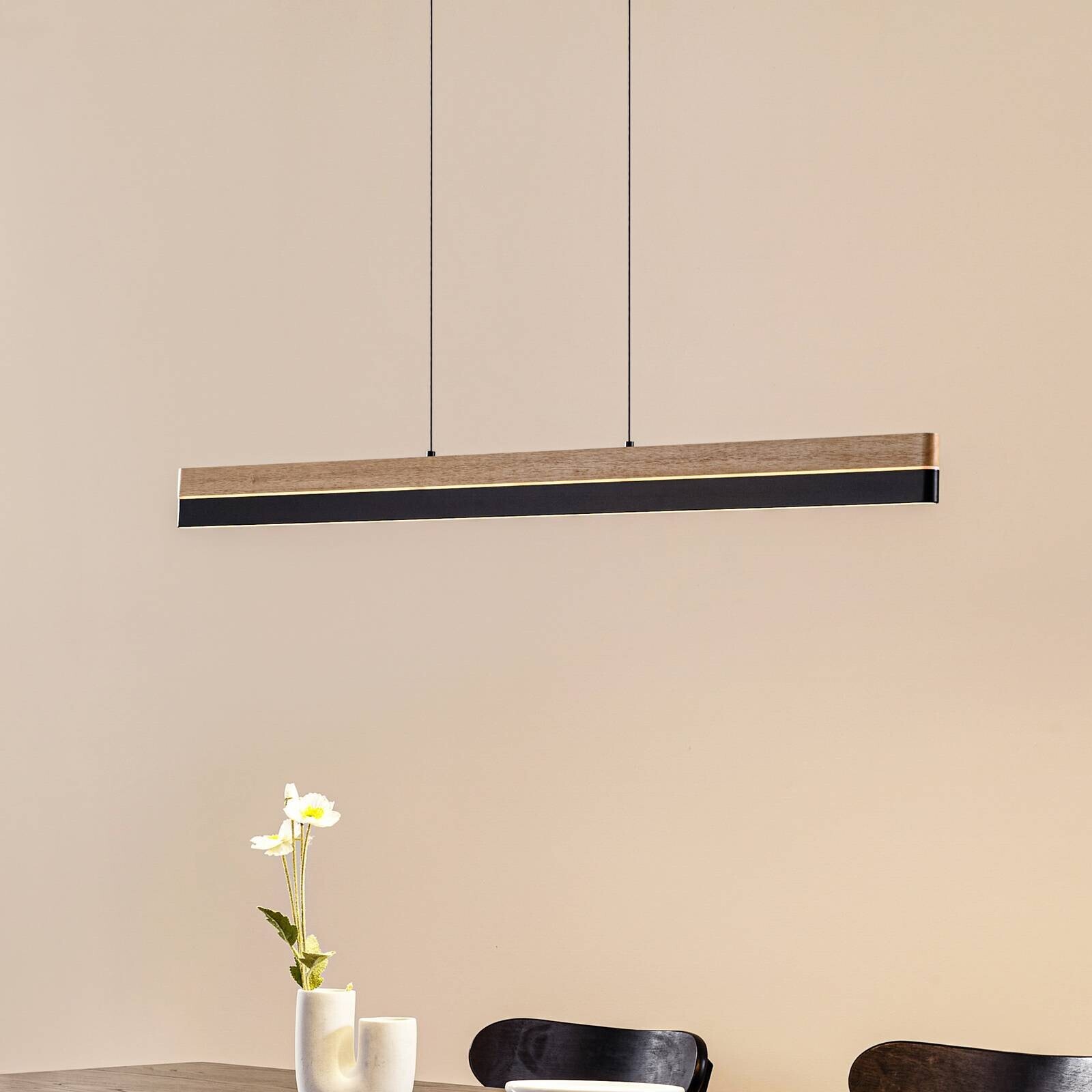 Lucande LED závesné svietidlo Holven, drevo, CCT, dĺžka 113 cm