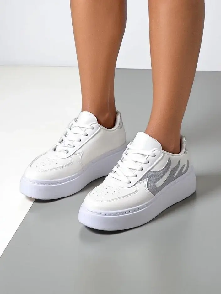 Resti Women's Sports Sneakers on Platform Sisnes