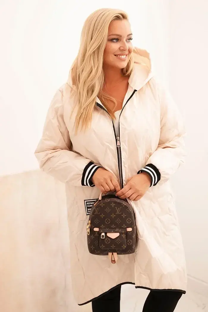 Kesi Włoski Dámska bunda Plus Size prešívaná s kapucňou a športovými manžetami béžová