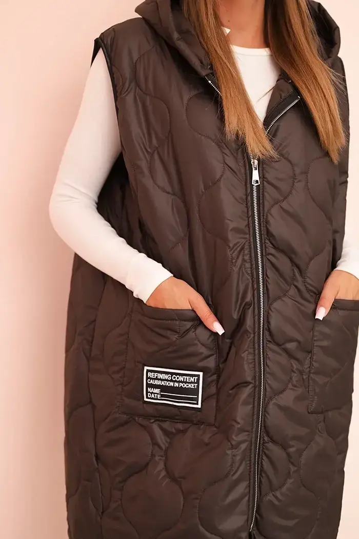 Kesi Włoski Dámska prešívaná vesta Plus Size s kapucňou na zips mocca