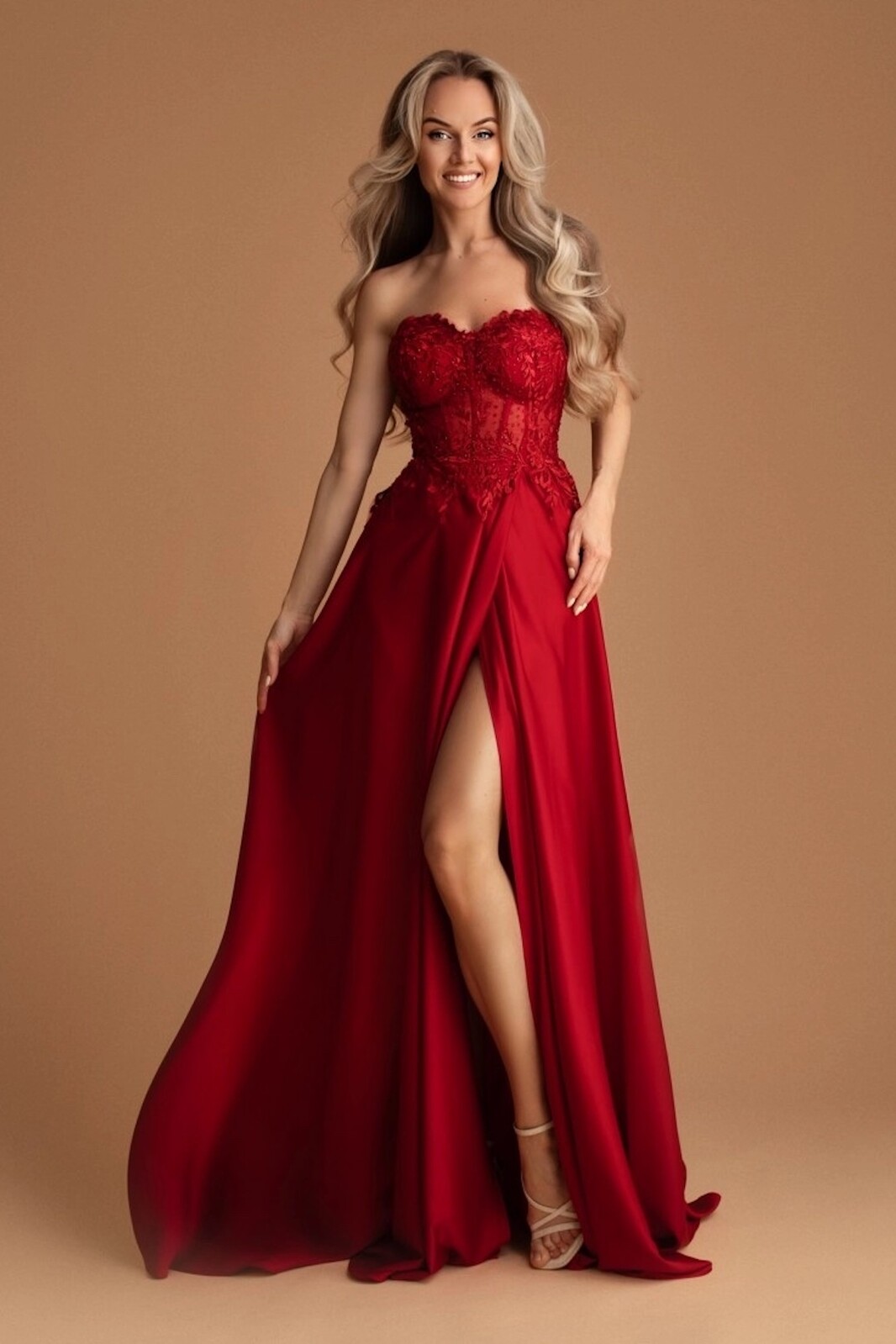 Eva & Lola Červené spoločenské šaty so saténovou sukňou Veľkosť: L