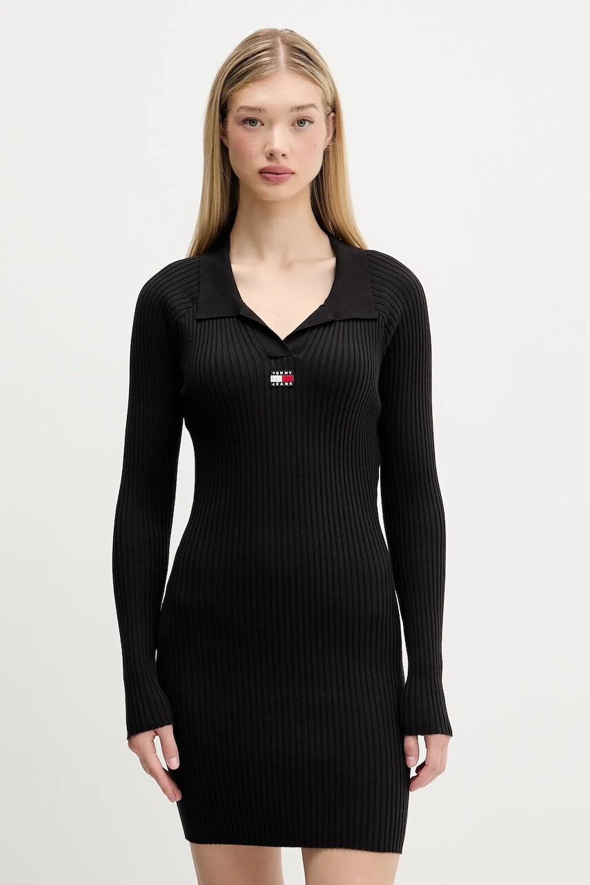 Šaty Tommy Jeans čierna farba, mini, priliehavé, DW0DW22183