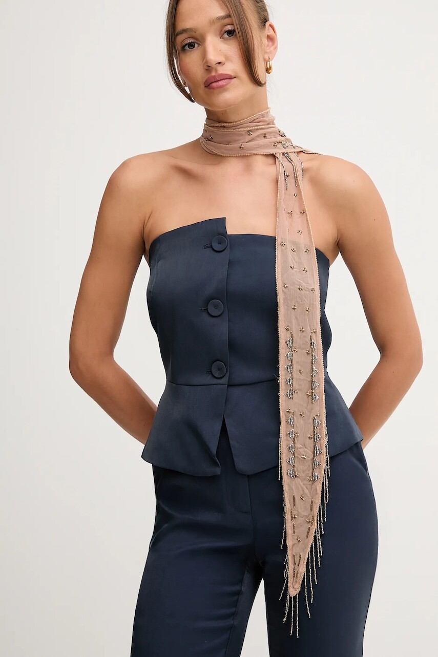 Šatka Hoss Intropia hnedá farba, s nášivkou, 5022307