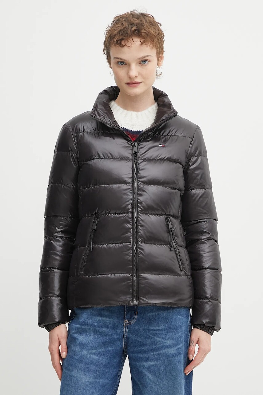 Páperová bunda Tommy Jeans čierna farba, zimná, DW0DW21618