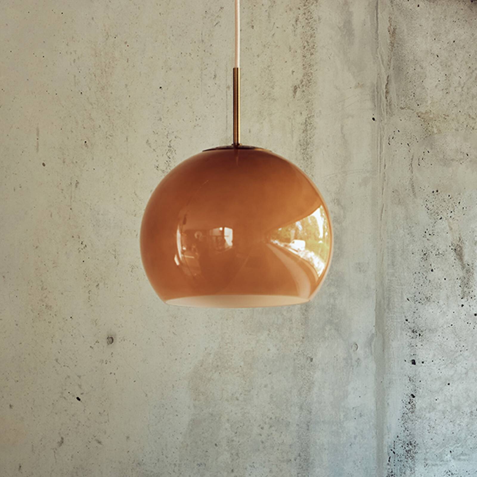 FRANDSEN závesné svietidlo Ball Glass, cappucino, Ø 25 cm