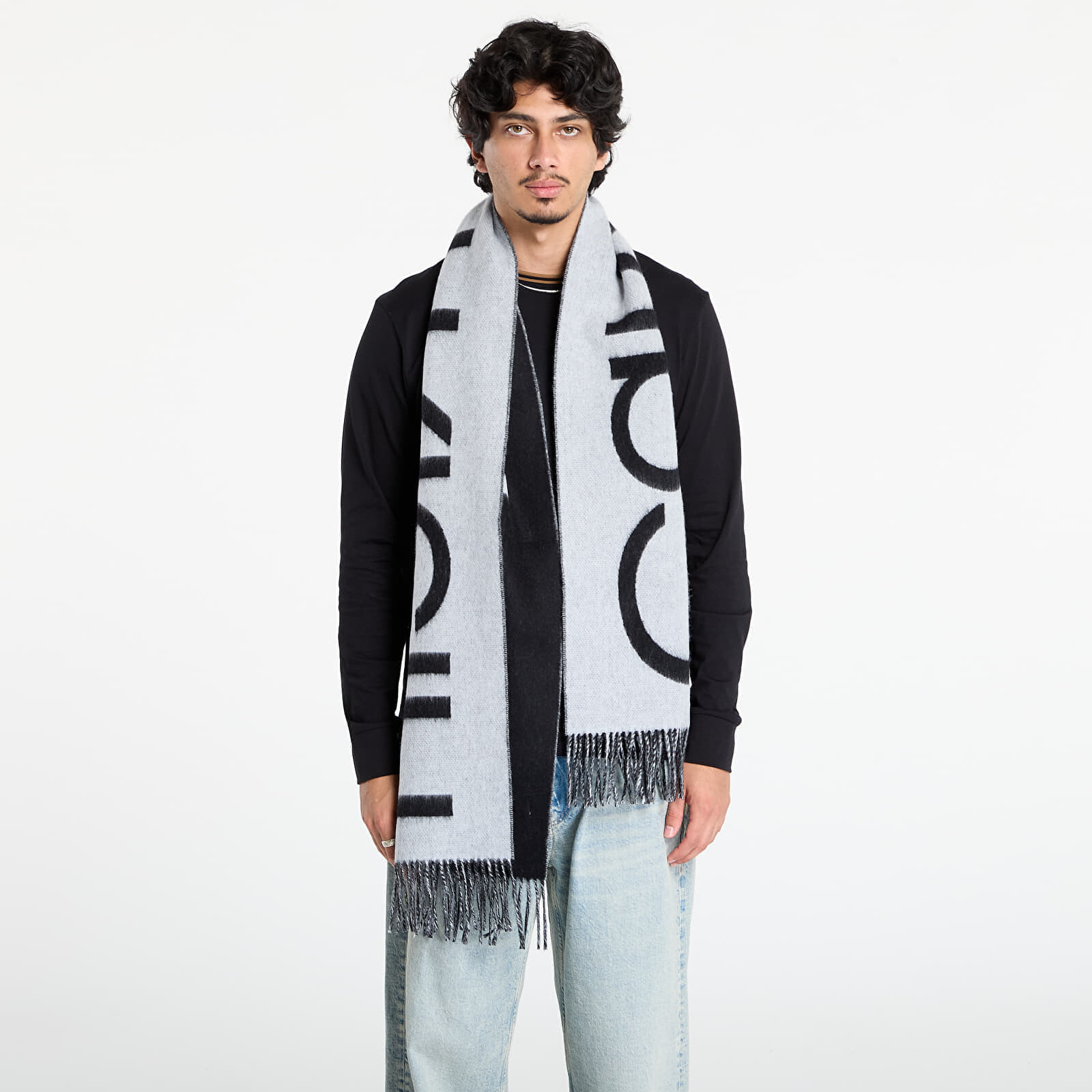 Šál Calvin Klein Bold Logo Brushed Scarf Black Universal