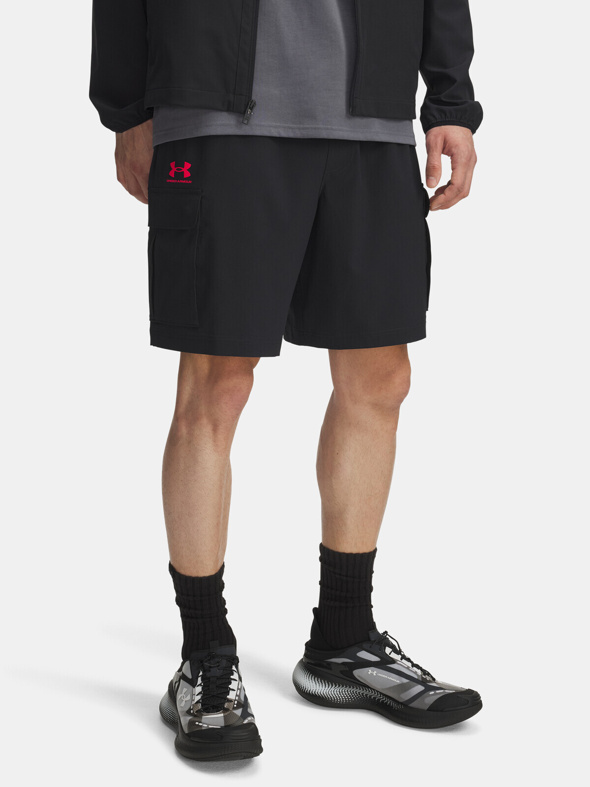 Men's shorts Under Armour UA Vibe Woven Cargo Short-BLK - Men's