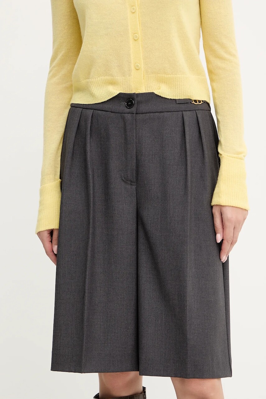 Šortky Twinset šedá farba, jednofarebná, vysoký pás, 252TF2042