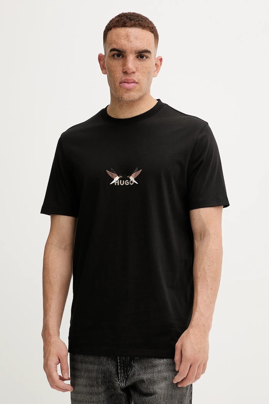 Bavlnené tričko HUGO pánske, čierna farba, s nášivkou, 50549154