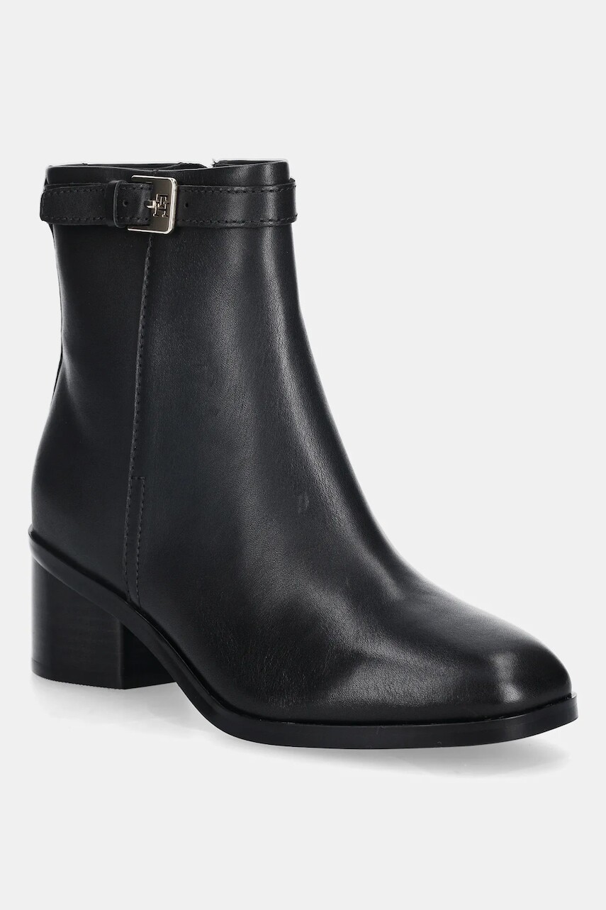 Kožené členkové topánky Tommy Hilfiger TH BUCKLE RIDING MID HEEL BOOTIE čierna farba, na podpätku, FW0FW08859