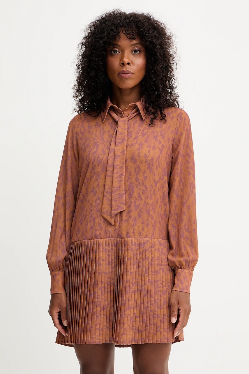 Šaty Silvian Heach BENYE hnedá farba, mini, rovný strih, GPA25467VE