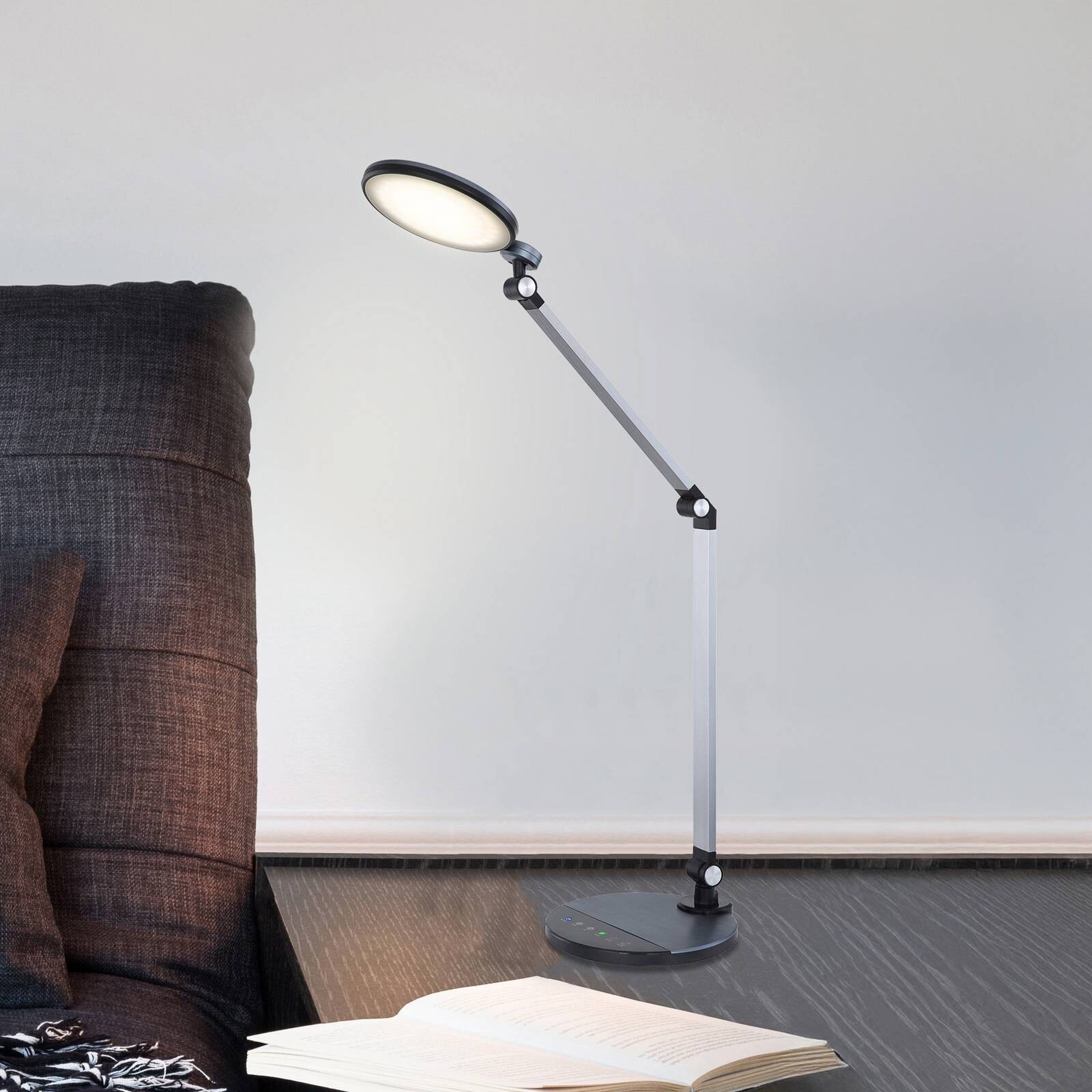 LED stolná lampa Konsti, výška 90 cm, čierna, kov